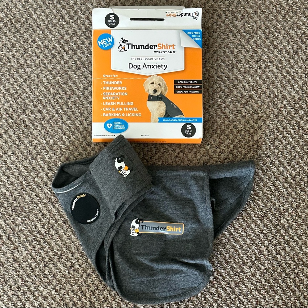 Thundershirt for Dogs Size Small with Original Box - Solid Gray